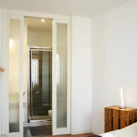 Amazing River Views - 2 Ensuit Bedrooms, Free Parking