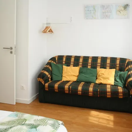 Amazing River Views - 2 Ensuit Bedrooms, Free Parking Apartment *