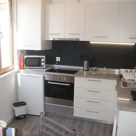 Amazing River Views - 2 Ensuit Bedrooms, Free Parking Apartment